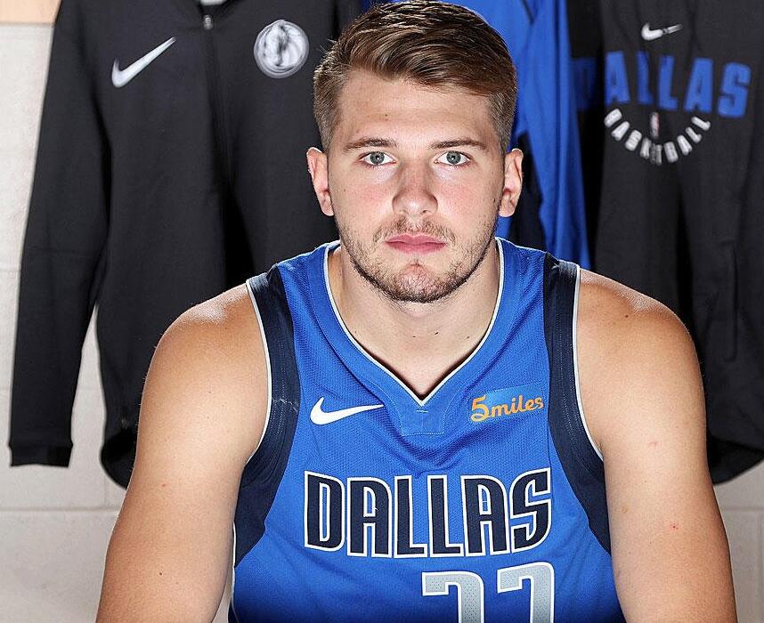 姆斯亲信的 姆斯亲信的