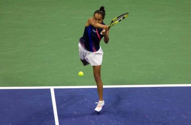 崭露头角与 崭露头角与